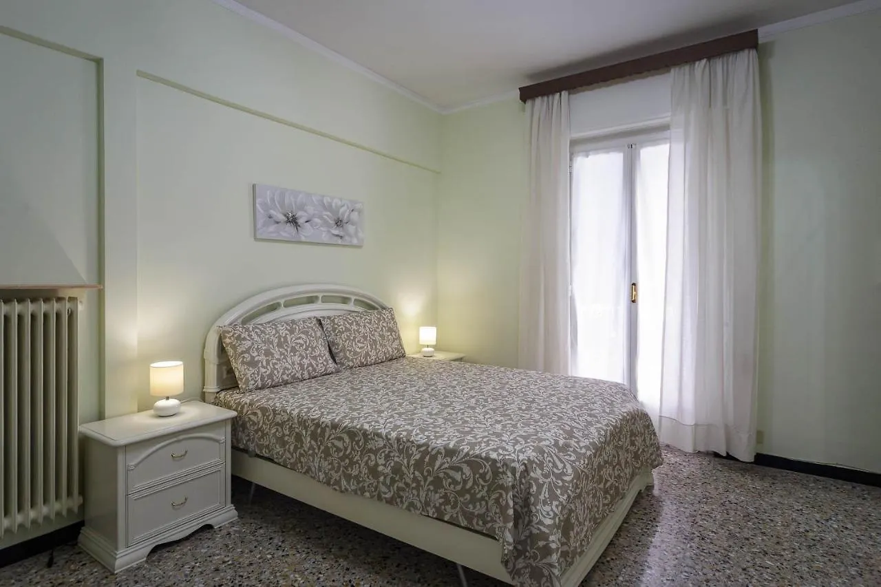 Appartamento Casa Dany, luminoso trilocale con grande terrazza e box auto Santa Margherita Ligure 0*,  Italia